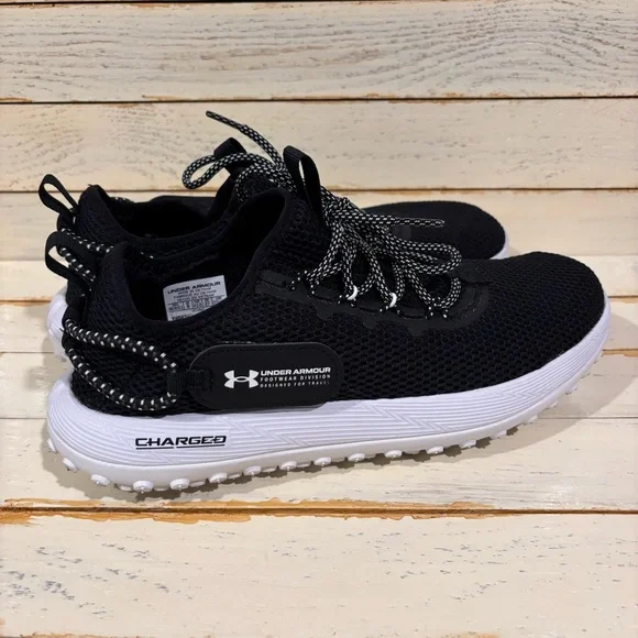 Under Armour Fat Tire Black and White Athletic Shoes with Lightweight Design - Picture 6 of 10